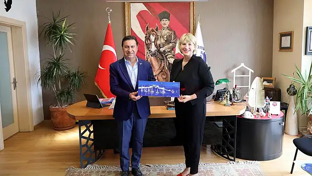 Birleşik Krallık Büyükelçisi ve Heyetinden Başkan Aras'a Ziyaret