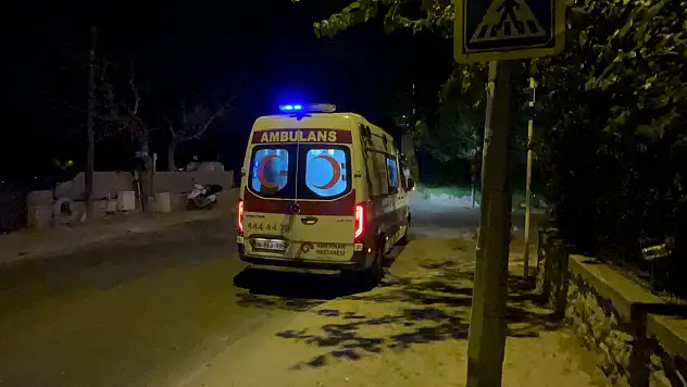 Bitez'de motosiklet yayalara çarptı: 2 yaralı