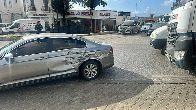 Bitez kavşağı'nda kamyon ile otomobil çarpıştı 1 yaralı