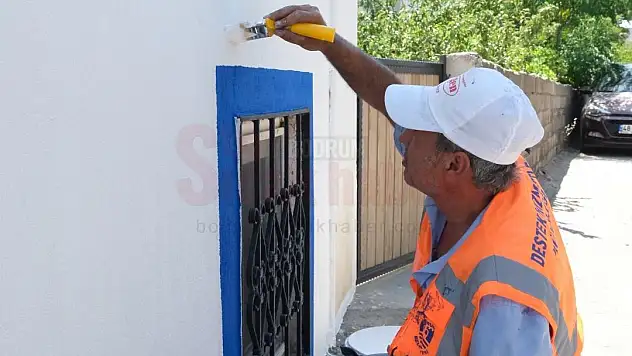 Bitez Sokakları Mavi ve Beyaza Bürünüyor