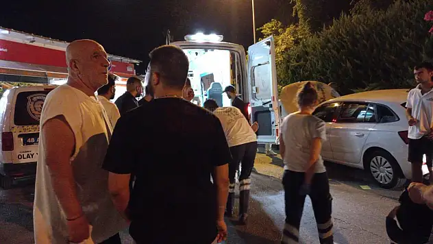 Bitez'de Mekan Basan Şahıslar 2 Kişiyi Vurup Yaraladı