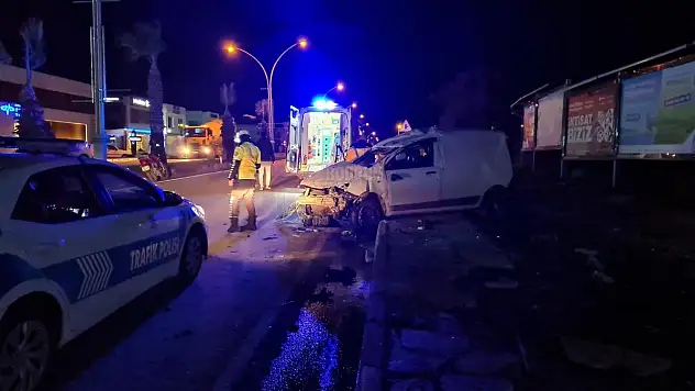 Bitez'de Taklalar Atarak Hurdaya Dönen Araçta 1 kişi Yaralandı