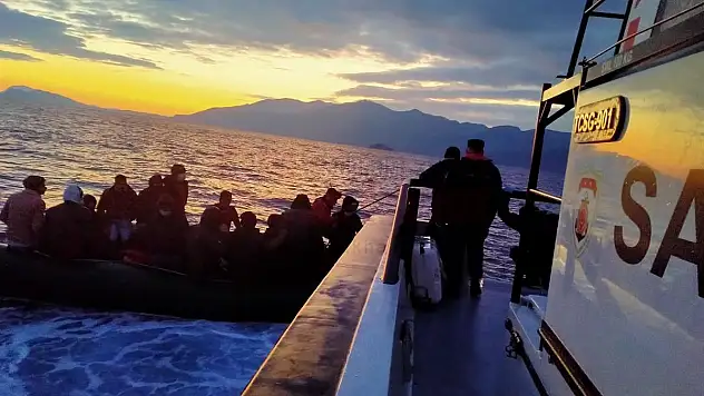 Bodrum açıklarında 37 düzensiz göçmen karaya çıkarıldı...