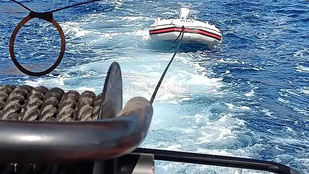 Bodrum Açıklarında Sürüklenen Botu KIYEM Ekipleri Kurtardı