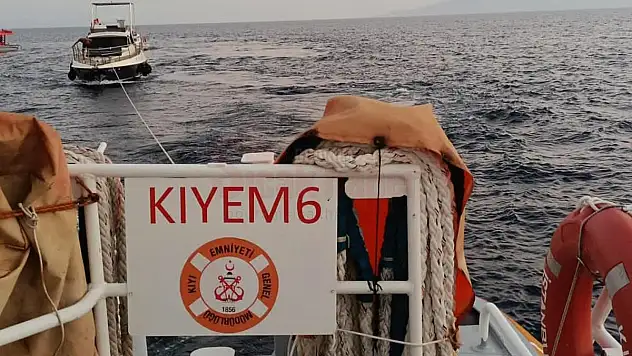 Bodrum Açıklarında Yanan Tekneyi KIYEM Ekipleri Söndürdü