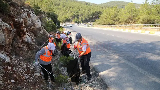 Bodrum, Araçlardan Atılan Çöplerden Arındırılıyor