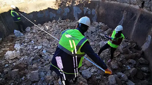 BODRUM BELEDİYESİ, ÇÖKEN SARNIÇ İÇİN HAREKETE GEÇTİ