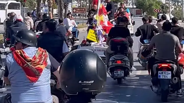 Bodrum'da düğün konvoyu trafiği kilitledi