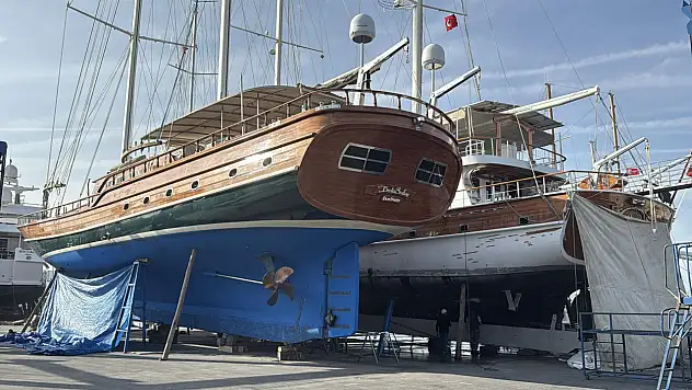 Bodrum'da yat bakımında yoğun sezon tersanelerin doluluk oranı yüzde 100'e ulaştı