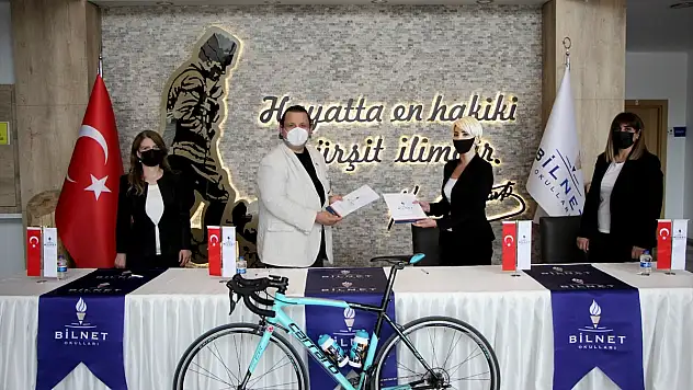 Bodrum Halikarnas Granfondo Uluslararası Bisiklet Yol Yarışına doğru