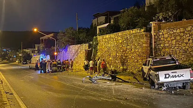 Bodrum-Milas Yolunda Kaza: 5 Kişi Yaralandı