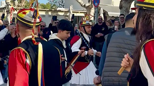 Bodrum'un karşı komşusu Kos Adası'nda kemençeli festival şaşırttı