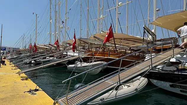 Bodrum'un mavi suları sessiz ! Denizciler limanda mahsur !