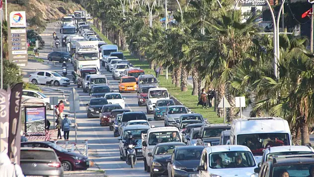 Bodrum'a 24 Saatte 15 bin Araç Girdi