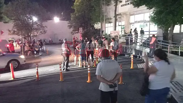 Bodrum'da aşı uygulaması için kuyruklar oluşturuldu