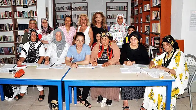 Bodrum'da Binlerce Kadına Okuma Yazma Öğretiyorlar