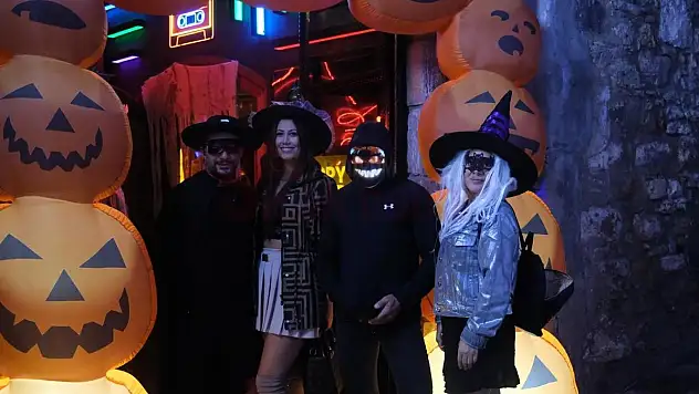 Bodrum'da Cadılar Bayramı Partisi Gerçekleşti