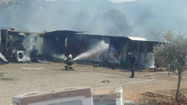 Bodrum'da Çıkan Yangında 3 Konteyner Kullanılamaz Hale Geldi