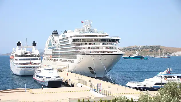 Bodrum'da Deniz Turizmi Hareketli Geçiyor