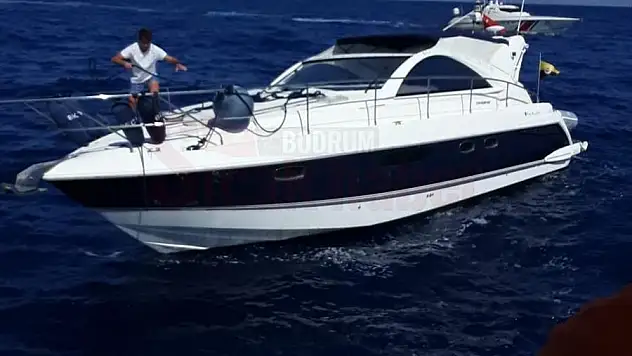 Bodrum'da denizde sürüklenen teknedeki 2 kişi kurtarıldı