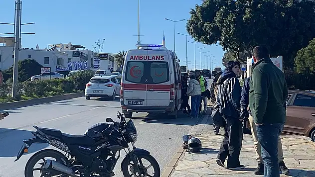 Bodrum'da Emniyet Şeridinde Kaza: Motosiklet Yayaya Çarptı
