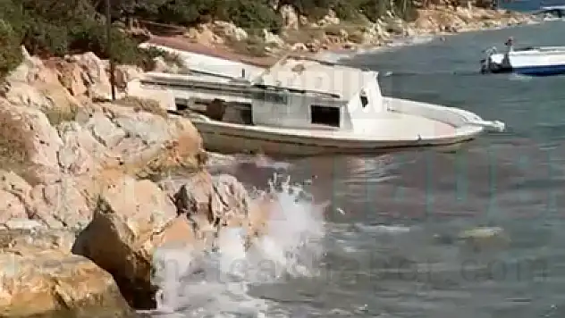Bodrum'da Fırtına Sebebi Tekneler Karaya Vurdu