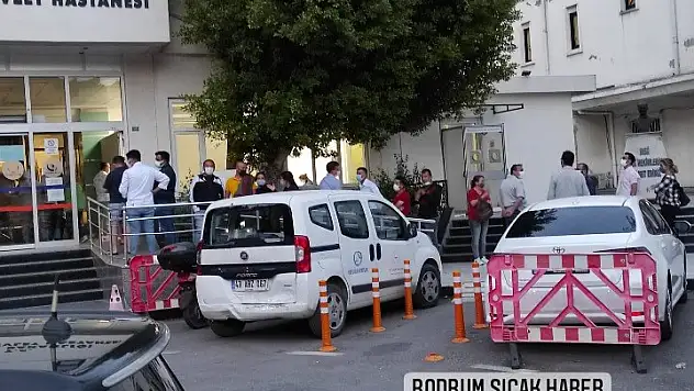 Bodrum'da geç saatlere kadar aşı kuyruğu