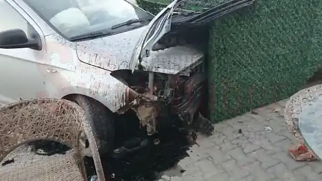 Bodrum'da Hızını Alamayan Sürücü Mobilya Dükkanına Girdi