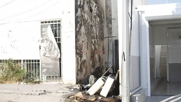 Bodrum'da iki iş yerlerinin arasında çıkan yangın paniğe yol açtı