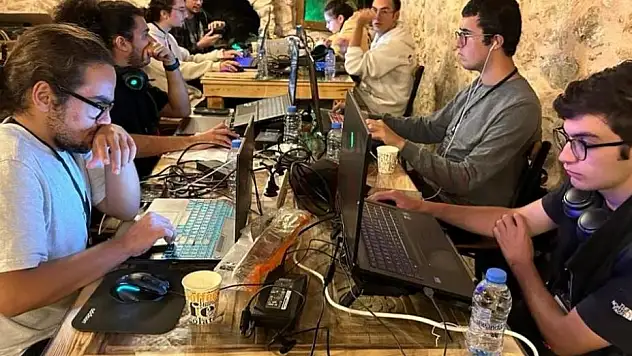 Bodrum'.da  Kamp Kurup Oyun Geliştiriyorlar