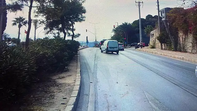 Bodrum'da Kaza: Emin Anter Bulvarı'nda Biri Ağır, İki Kişi Yaralandı