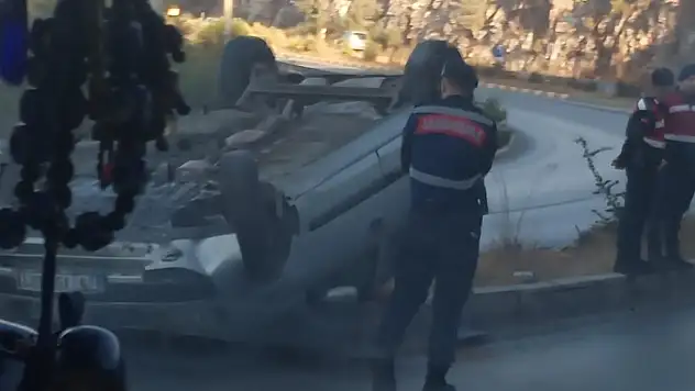 Bodrum'da kontrolden çıkan otomobil devrildi: 1 yaralı