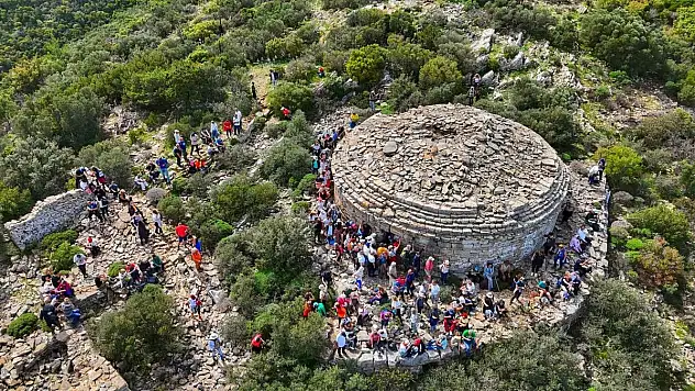Bodrum'da Kültür Gezisi Gebe Kilise Tümülüsü'ne Yapıldı
