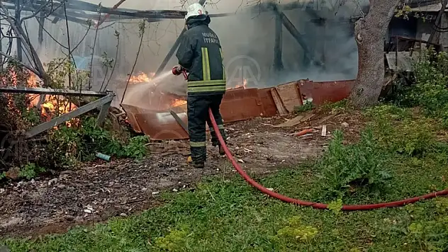 Bodrum'da marangozhanede çıkan yangın hasara neden oldu