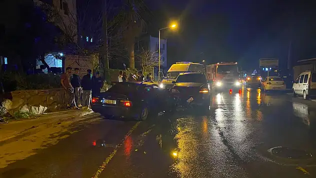 Bodrum'da meydana gelen kazada 2 kişi yaralandı.