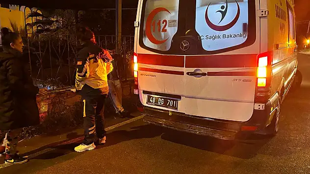 Bodrum'da Motosiklet Kazası: Islak Zeminde Kayarak Yaralandı