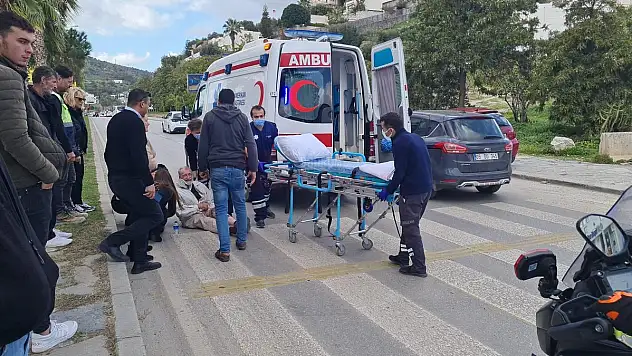 Bodrum'da Motosiklet Yaya Geçidinden Geçmeye Çalışan Vatandaşa Çarptı