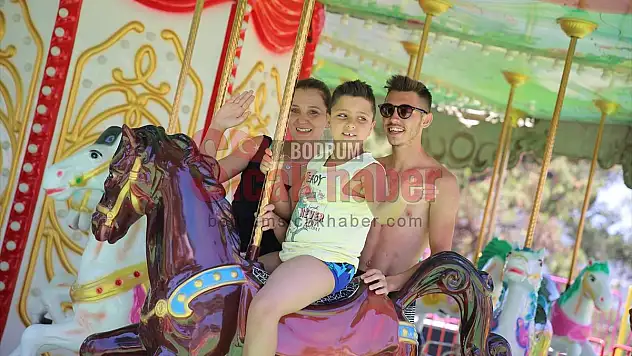 Bodrum'da otizmli çocuklar ve aileleri beş yıldızlı otelde tatil heyecanı yaşadı