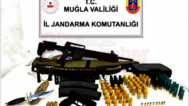 Bodrum'da Ruhsatsız Silah ve Tüfek Bulunduran Şahıs Yakalandı