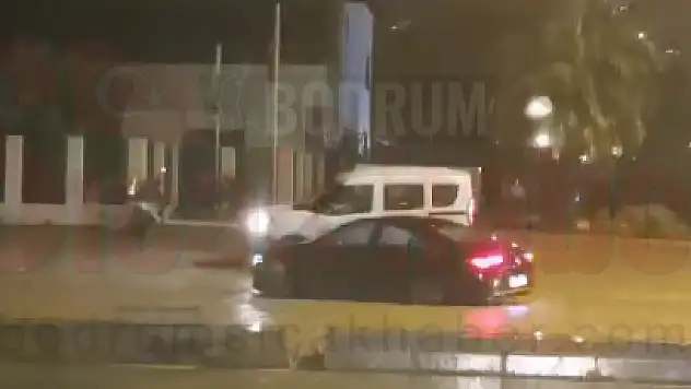 Bodrum'da Sağanak Yağış Vatandaşlara Zor Anlar Yaşattı