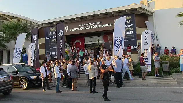 Bodrum'da 'Sanat ve Antika Fuarı' açıldı