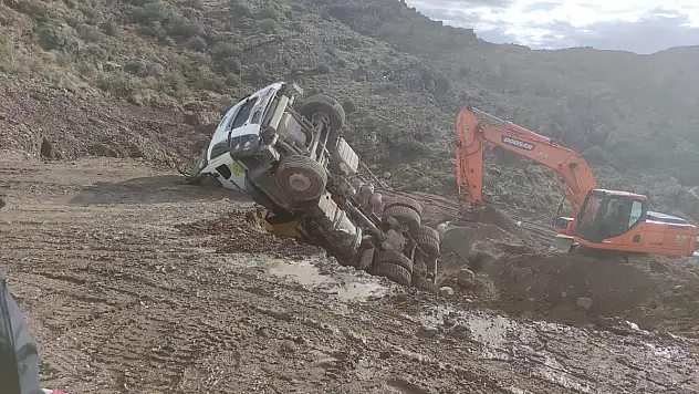 Bodrum'da Şantiyede Kamyon Devrildi