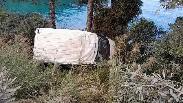 Bodrum'da Şarampole Yuvarlanan Ticari Minibüste 6 Kişi Yaralandı
