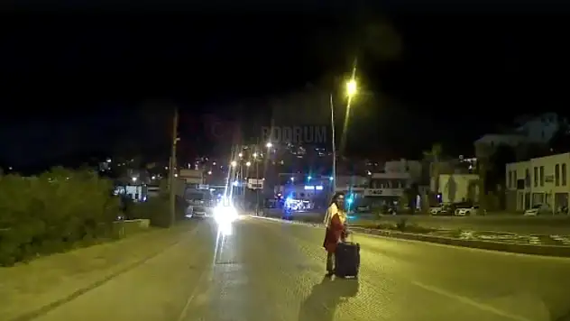 BODRUM'DA  SOKAK ORTASINDA EZİLİYORDU