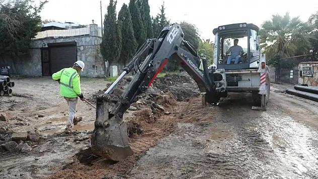 Bodrum'da Su Kesintilere Neden Olan Hatlar Yenileniyor
