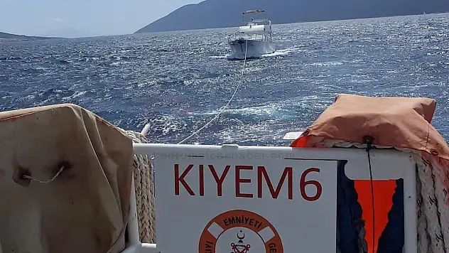 Bodrum'da Sürüklenen Motoryat Kurtarıldı