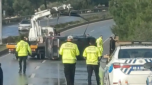 Bodrum'da Yağışla Kayganlaşan Yolda Minibüs Kazası