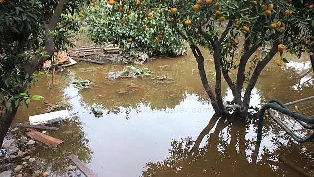 Bodrum'da yağıştan etkilenen alanlar ile temizlik çalışması havadan görüntülendi