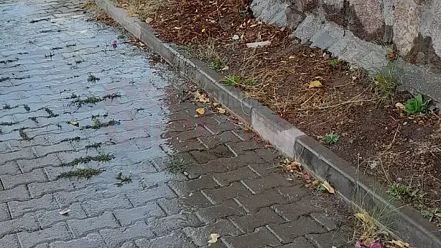 Bodrum'da Yine Su Borusu Patladı, Tonlarca Su Boşa  Aktı