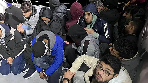 Bodrum'da Yunanların İttiği 13 Düzensiz Göçmen Kurtarıldı
